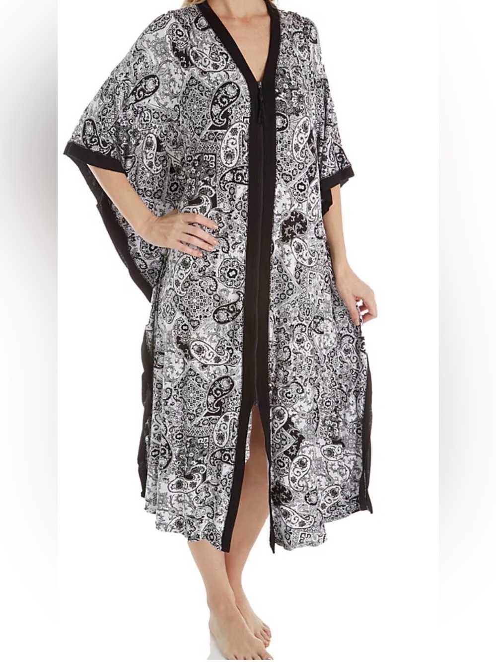 Ellen Tracy Yours to Love Long Caftan Black & White Paisley Kimono Robe. (Mix30)